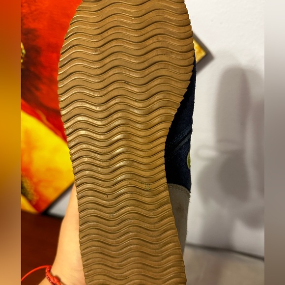 New Balance sneakers. Bright colors. Size 10. - Picture 4 of 5